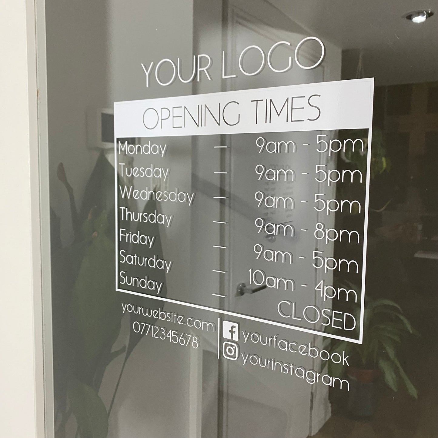 Horario de apertura con logotipo de empresa